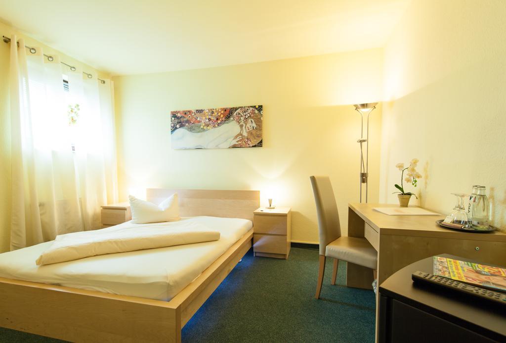 Garni-Hotel An Der Weide Berlin Exterior photo